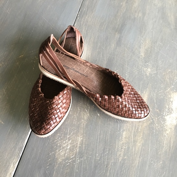 Tommy Bahama Shoes - TOMMY BAHAMA Flats